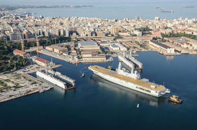 arsenale di Taranto Portaerei Cavour
